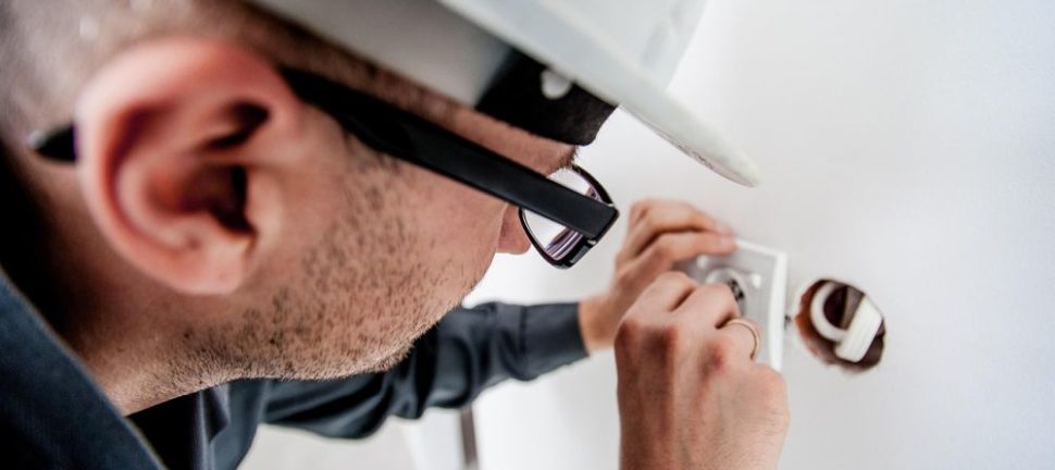 Elektriker: Sådan vælger du den rette til dine elopgaver